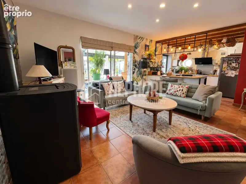 Photo Maison à Saint-Martin-Des-Noyers au prix de 295 000€