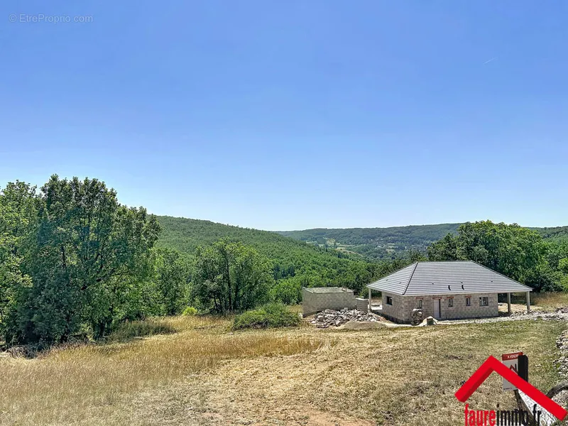 Photo Terrain à Chasteaux au prix de 44 900€
