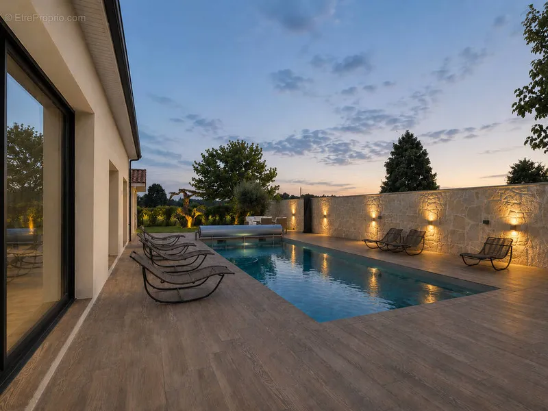 Photo Maison à Izon au prix de 735 000€