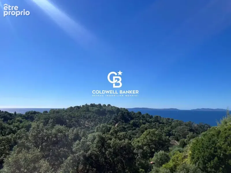Photo Terrain à Rayol-Canadel-Sur-Mer au prix de 1 479 000€