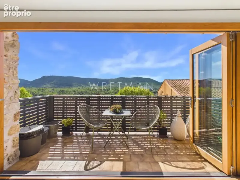 Photo Appartement à Bagnols-En-Foret au prix de 395 000€