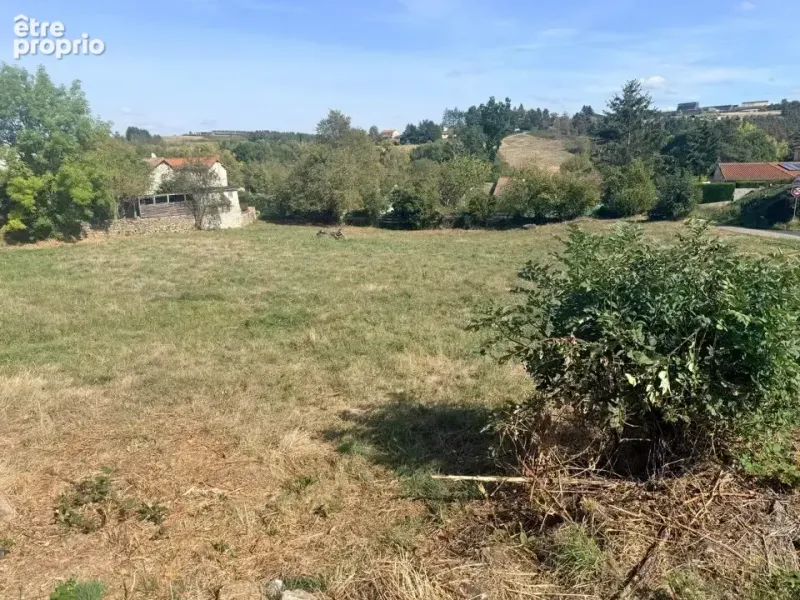 Photo Terrain à Monistrol-Sur-Loire au prix de 65 000€