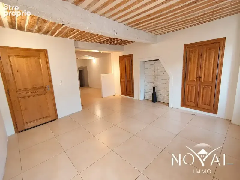 Photo Appartement à Saint-Vallier-De-Thiey au prix de 181 000€