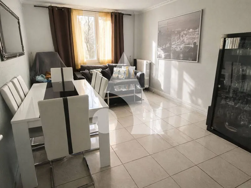 Photo Appartement à Saint-Denis au prix de 239 900€