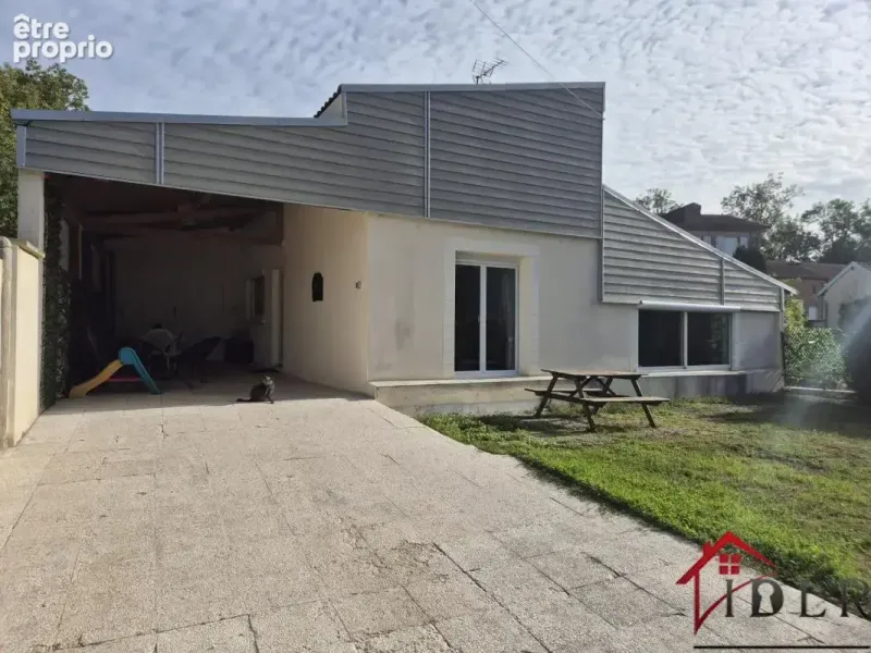 Photo Maison à Ambrieres au prix de 149 000€
