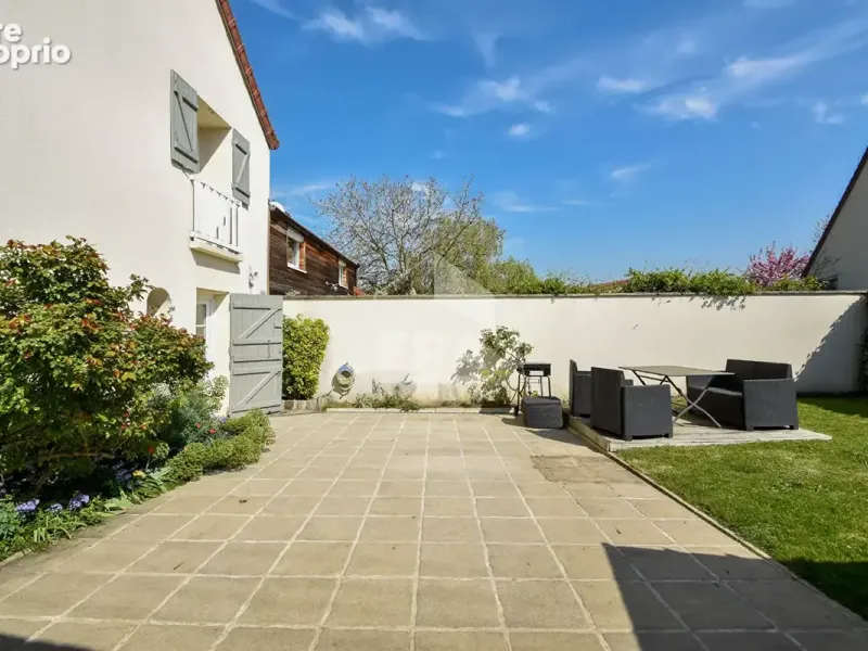 Photo Maison à Jouars-Pontchartrain au prix de 434 800€