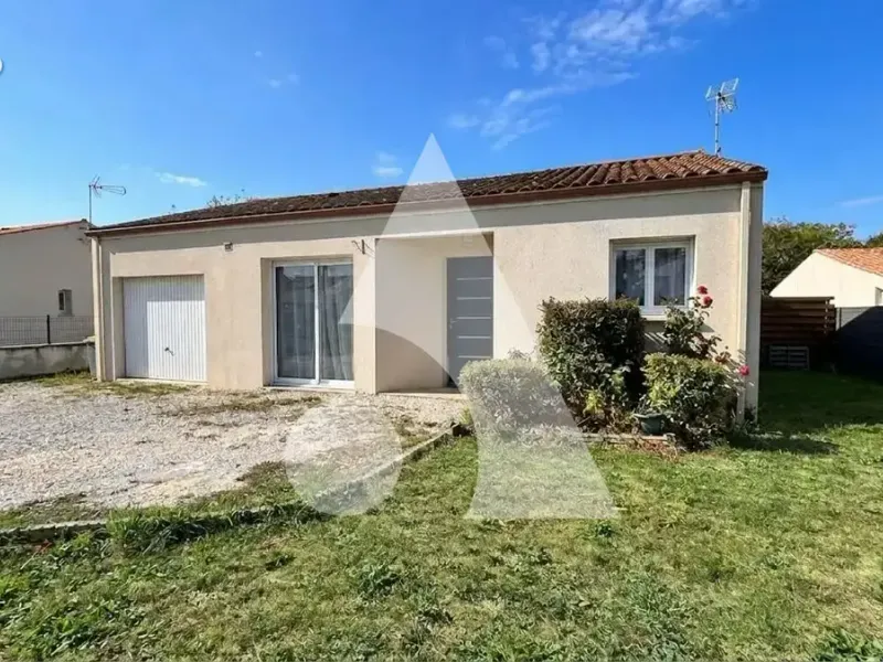 Photo Maison à Corme-Royal au prix de 235 000€