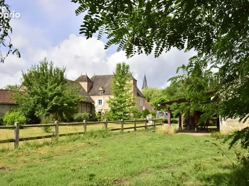 Photo Maison à Saint-Martin-En-Bresse au prix de 620 000€