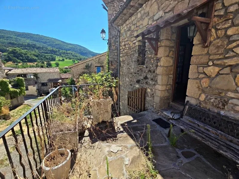 Photo Maison à Meailles au prix de 135 000€