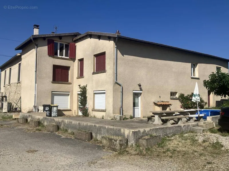 Photo Maison à Saint-Laurent-D'agny au prix de 340 000€
