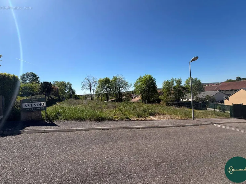 Photo Terrain à Toul au prix de 117 000€