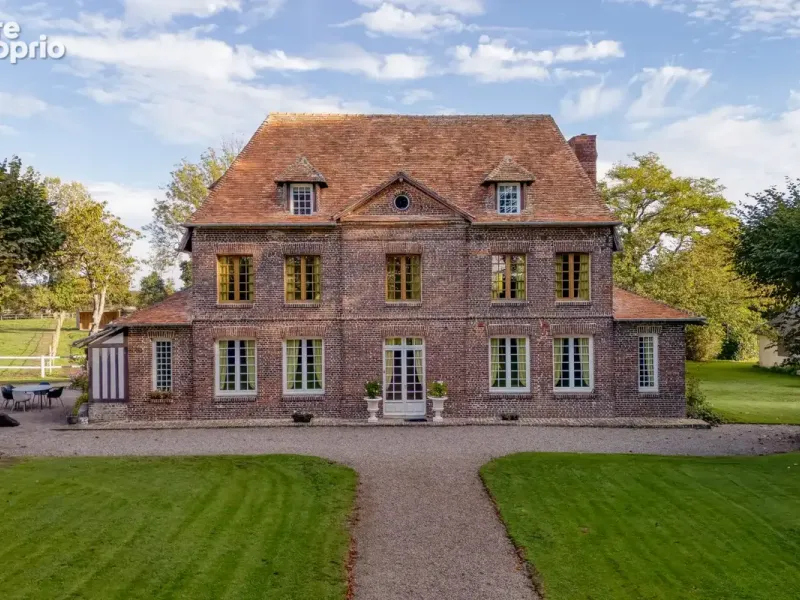 Photo Maison à Pont-L'eveque au prix de 997 000€