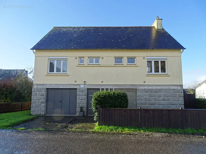 Photo Maison à Mael-Carhaix au prix de 168 000€