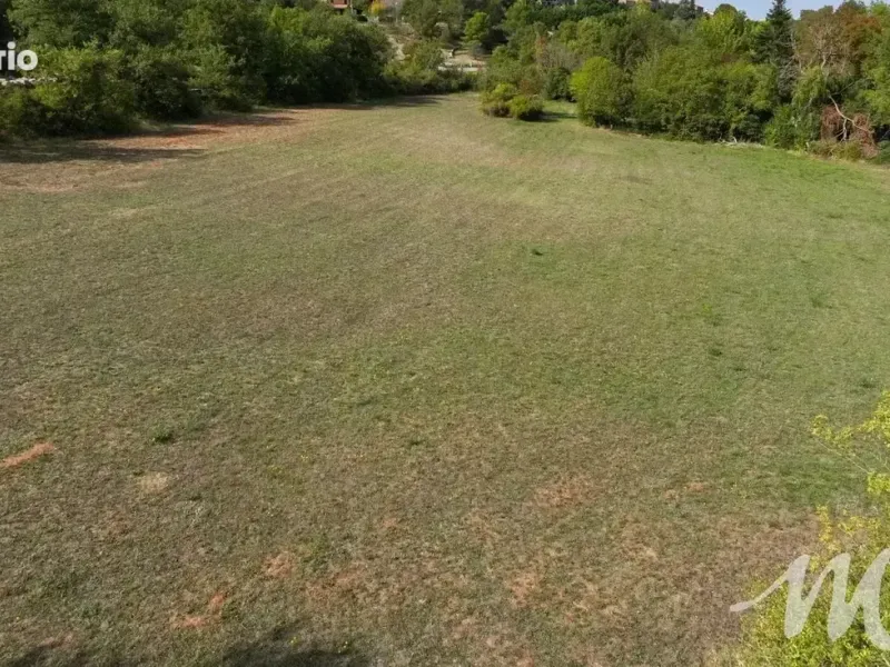 Photo Terrain à Montmeyan au prix de 85 000€