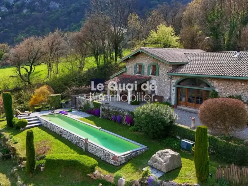 Photo Maison à Veurey-Voroize au prix de 849 000€