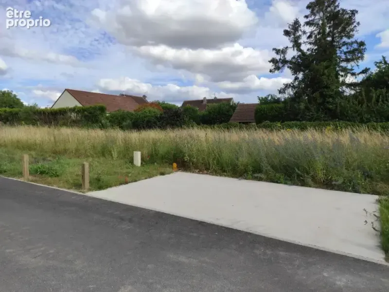 Photo Terrain à Mezieres-Sur-Seine au prix de 140 000€