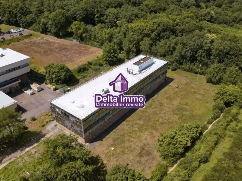 Photo Commerce à Val-De-Reuil au prix de 3 445 000€