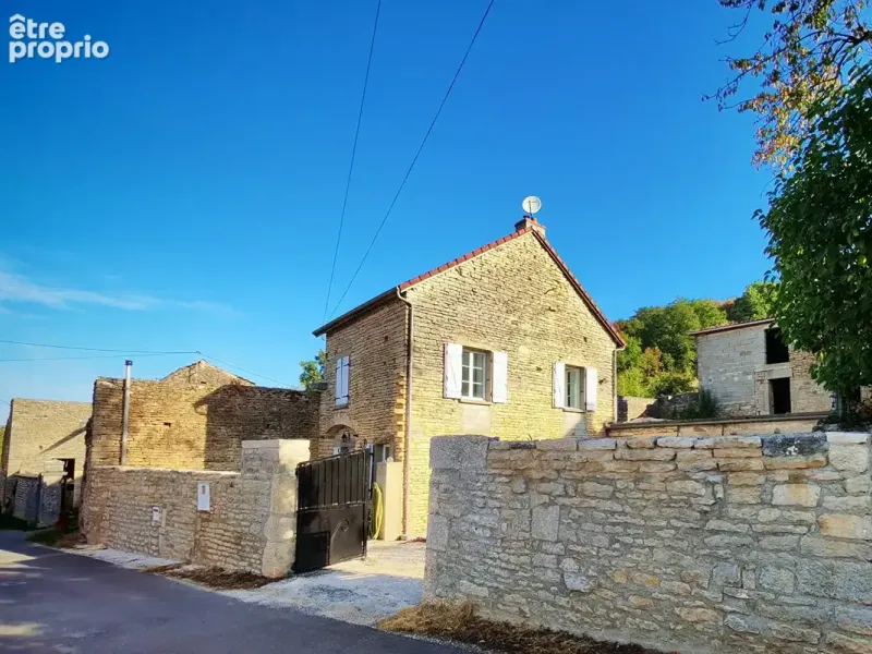 Photo Maison à Saint-Germain-Les-Senailly au prix de 130 000€