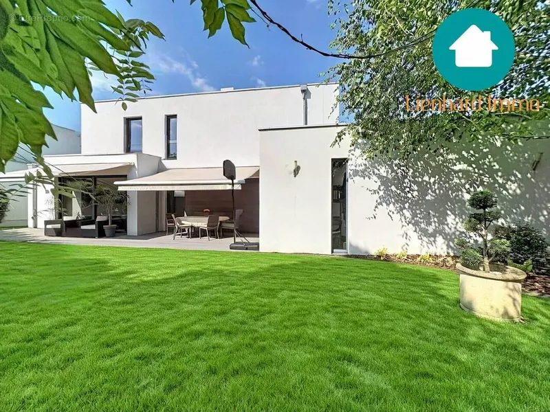 Photo Maison à Oberhausbergen au prix de 659 000€