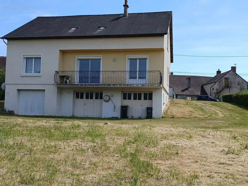 Photo Maison à La Machine au prix de 119 000€