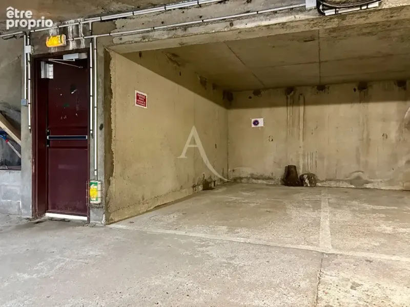 Photo Parking à Gif-Sur-Yvette au prix de 10 000€
