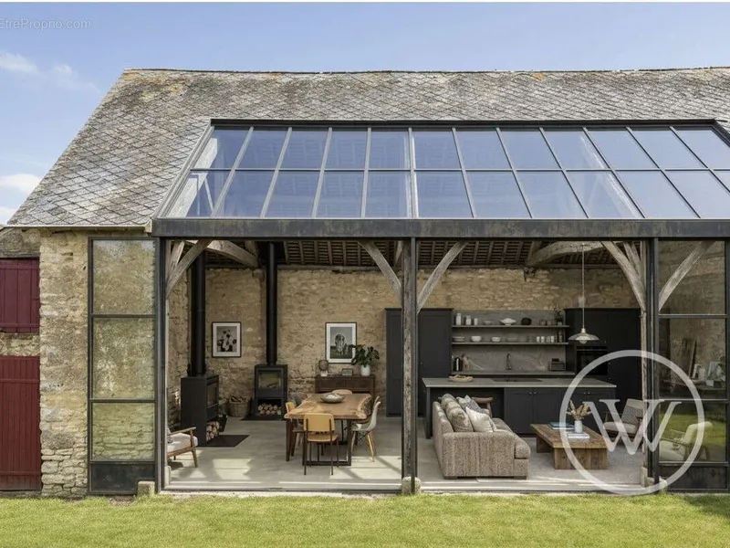 Photo Maison à Neuvy-En-Champagne au prix de 248 500€