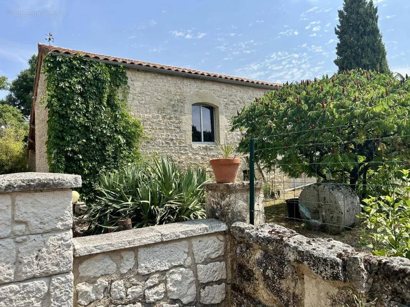 Photo Maison à Cordes-Sur-Ciel au prix de 585 000€