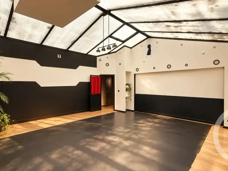 Photo Autres à Neuilly-Sur-Seine au prix de 880 000€