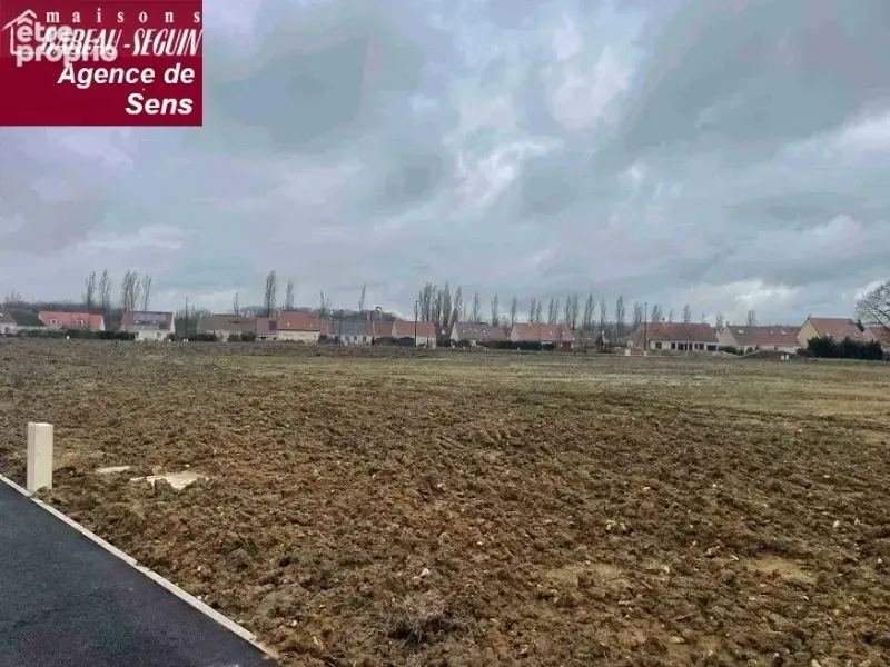Photo Terrain à Paron au prix de 60 000€