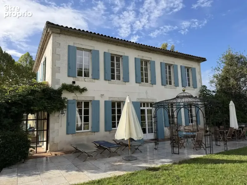 Photo Maison à Montreal au prix de 795 000€