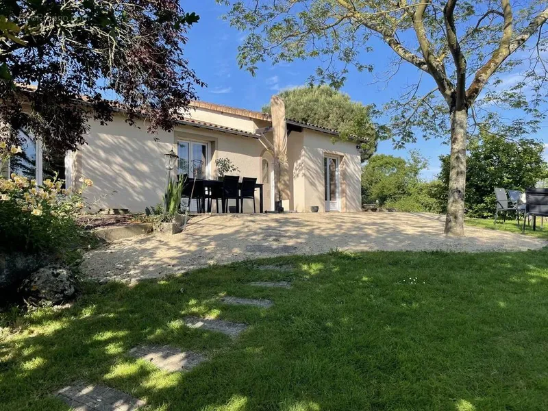 Photo Maison à Nueil-Les-Aubiers au prix de 177 900€