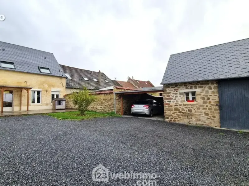 Jolie maison en pierres entièrement rénovée