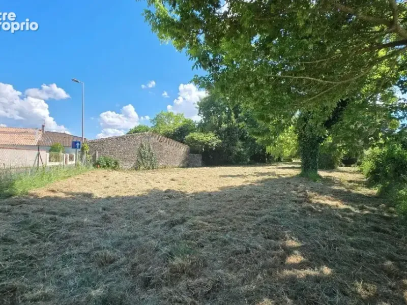 Photo Terrain à Echillais au prix de 95 000€