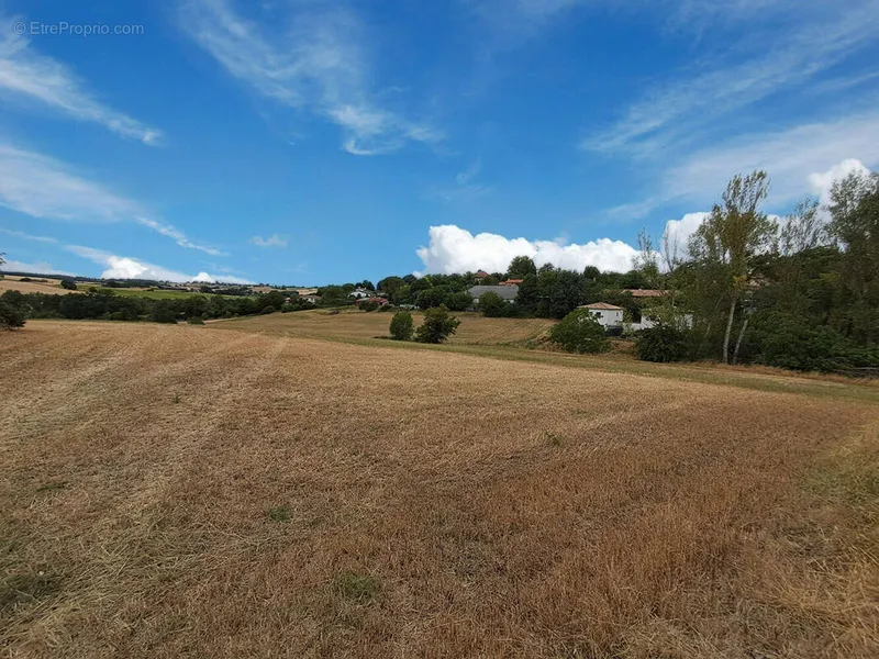 Photo Terrain à Paulhac au prix de 178 200€