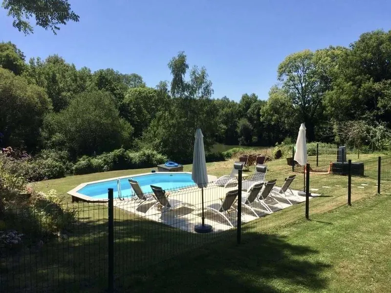 Photo Maison à Mazerolles au prix de 397 500€