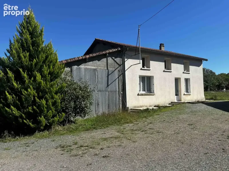 Photo Maison à Saint-Laurent-De-Ceris au prix de 137 800€