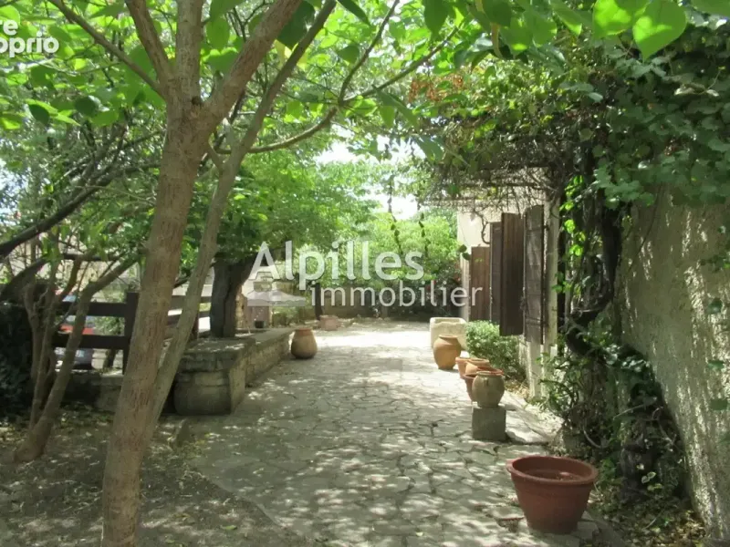 Photo Maison à Mouries au prix de 525 000€