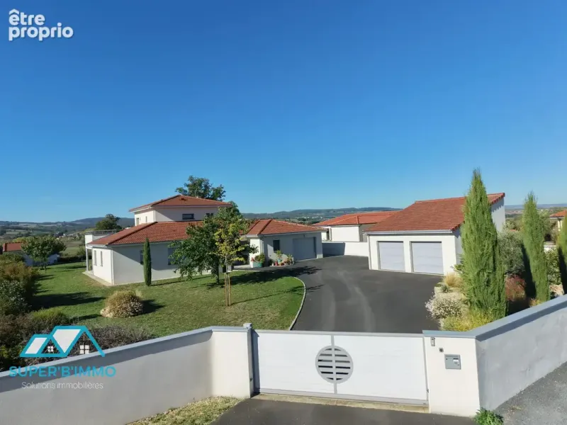 Photo Maison à Brioude au prix de 490 000€