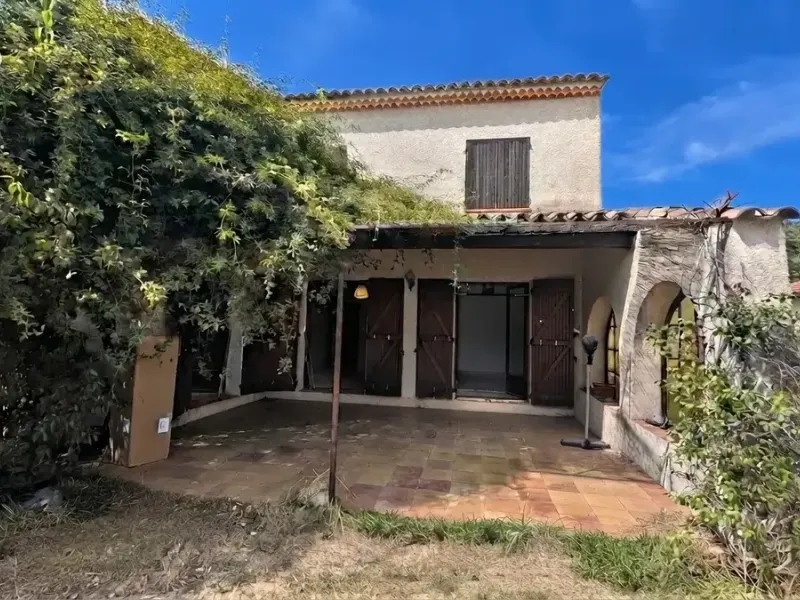 Photo Maison à Le Puy-Sainte-Reparade au prix de 540 000€