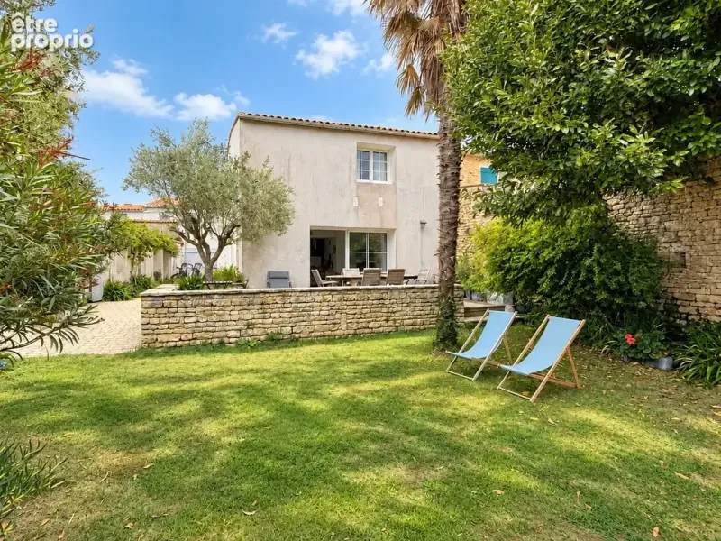 Photo Maison à Loix au prix de 898 700€