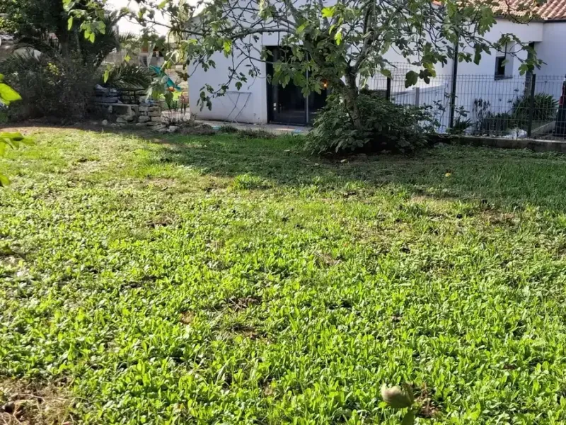 Photo Terrain à Avrille au prix de 49 900€