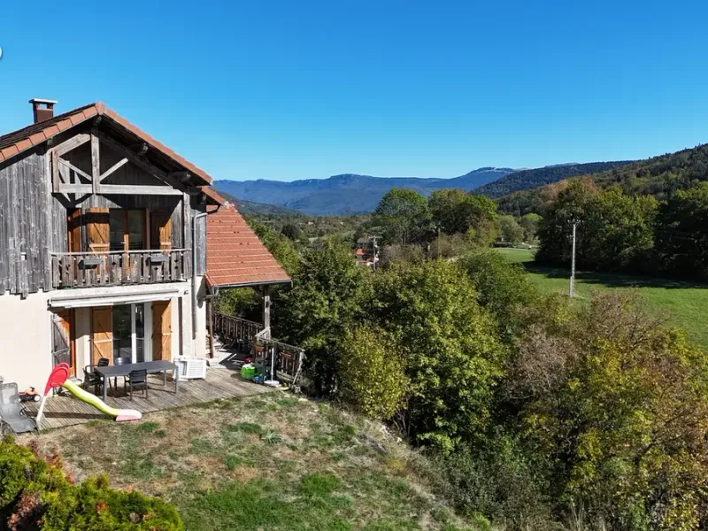 Photo Maison à Lalleyriat au prix de 325 000€