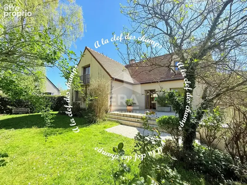 Photo Maison à Saint-Remy-Les-Chevreuse au prix de 749 000€