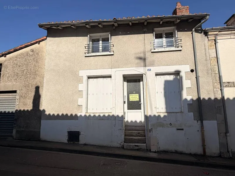 Photo Maison à Charroux au prix de 92 650€