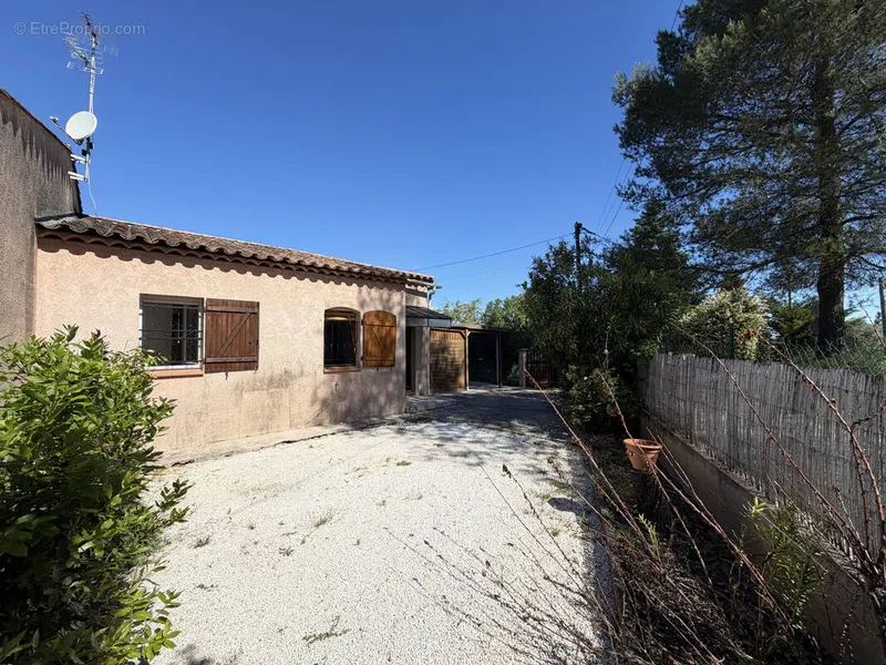 Photo Maison à Saint-Maximin-La-Sainte-Baume au prix de 261 000€