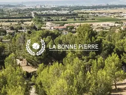 Photo Commerce à La Fare-Les-Oliviers au prix de 4 680 000€