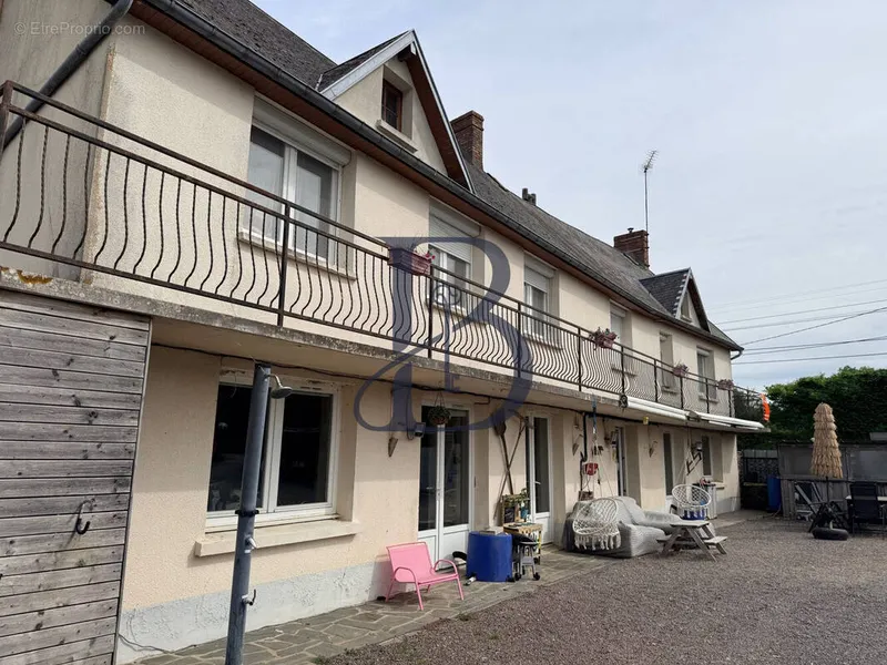 Photo Maison à Saint-Planchers au prix de 190 500€