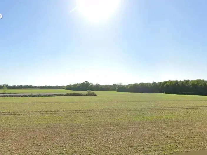 Photo Terrain à Saint-Jean-De-Liversay au prix de 63 500€