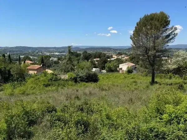 Photo Terrain à Apt au prix de 120 000€