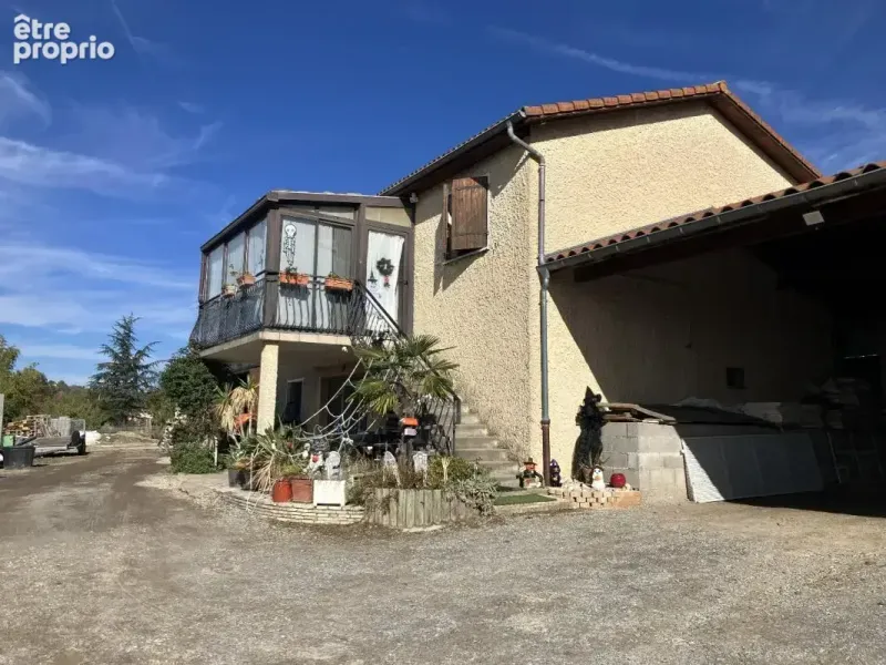 Photo Maison à Saint-Laurent-D'agny au prix de 370 000€